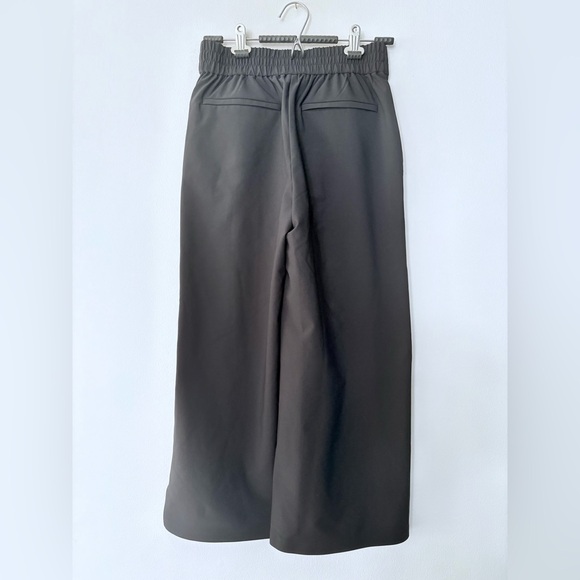 FWD Friday Cropped Woven Pant - Picture 2 of 7